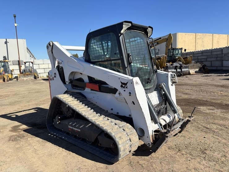 2022-bobcat-t870-image-2