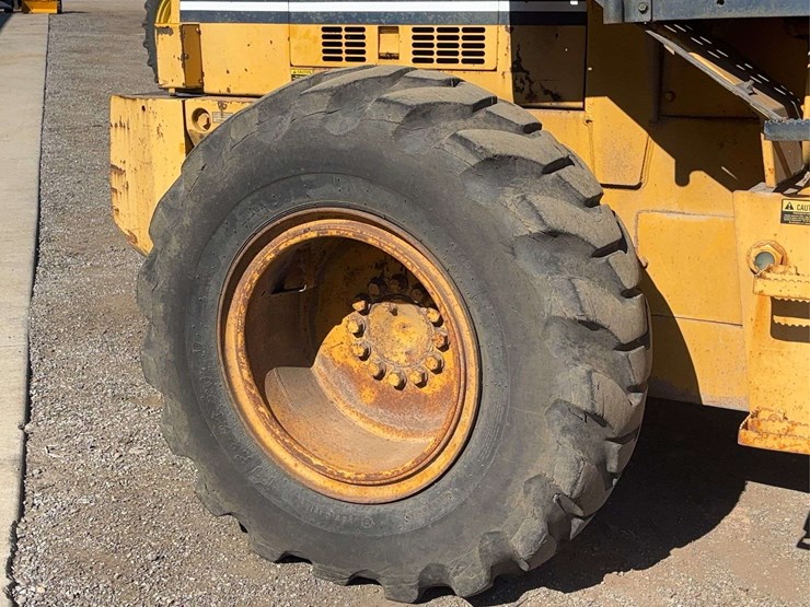 komatsu-180-wheel-loader-image-11