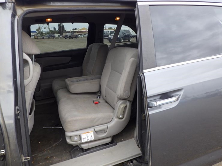 2013-honda-odyssey-image-7