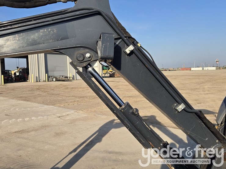 2022-deere-26g-image-29