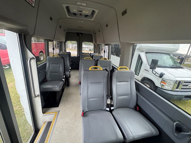 2019-ford-transit-image-6