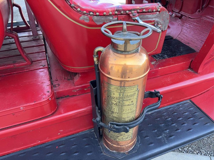 1931-chevrolet-fire-truck-image-20