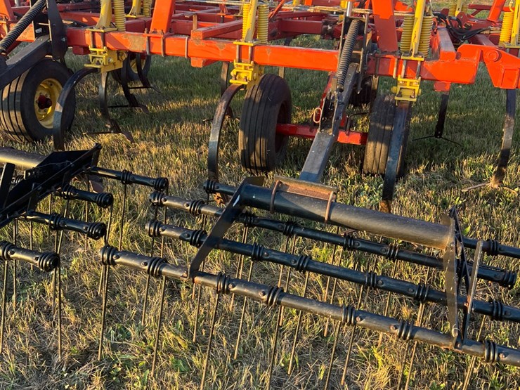 54’-bourgault-chisel,-12”-space,-heavy-harrows,-note:-hitch-slightly-bent-in-one-spot,-doesn’t-affect-performance-of-machine-as-hitch-is-floating.-image-37