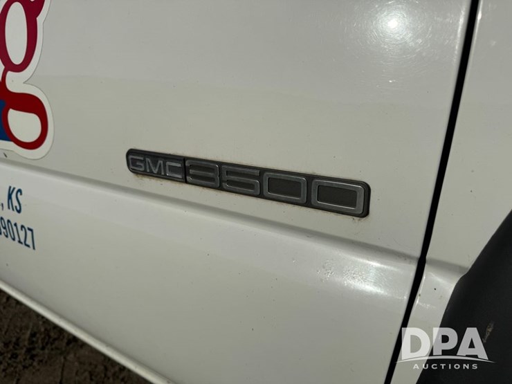 2002-gmc-3500-image-39