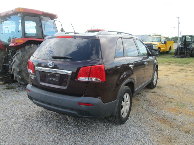 2011-kia-sorento-image-3