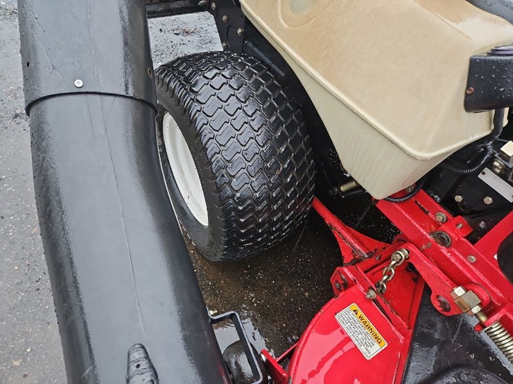 exmark-lazer-z-zero-turn-mower-image-10