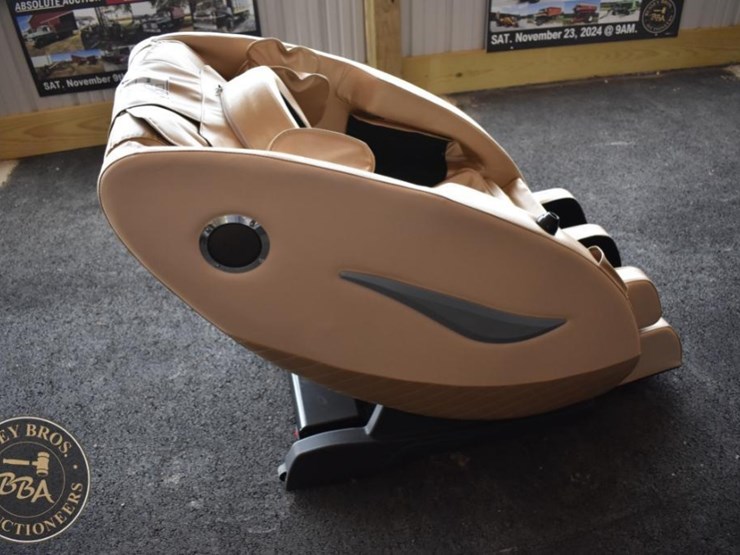 future-massage-chair-with-reclining-and-remote-control-features-image-4