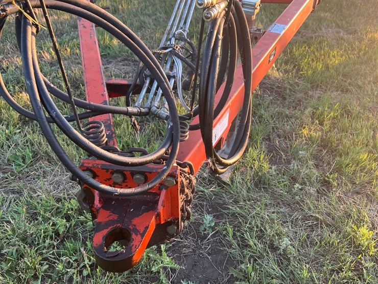 54’-bourgault-chisel,-12”-space,-heavy-harrows,-note:-hitch-slightly-bent-in-one-spot,-doesn’t-affect-performance-of-machine-as-hitch-is-floating.-image-9