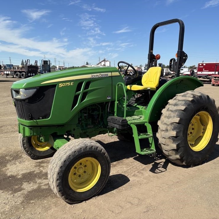 2018 JOHN DEERE 5075E