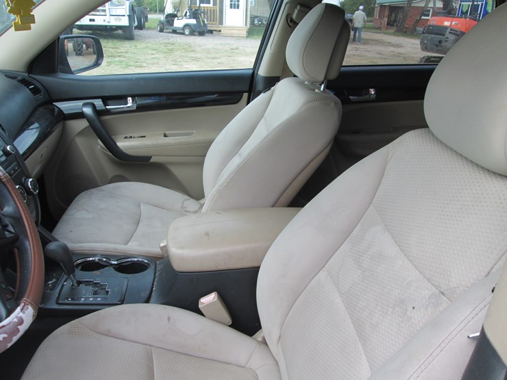 2011-kia-sorento-image-19