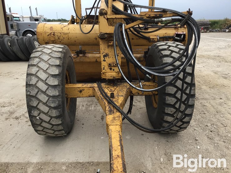 caterpillar-60-image-12