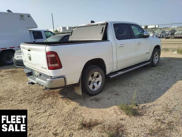 non-operable-2022-ram-1500-4x4-big-horn-4dr-crew-cab-5.6-ft.-sb-pickup-image-4