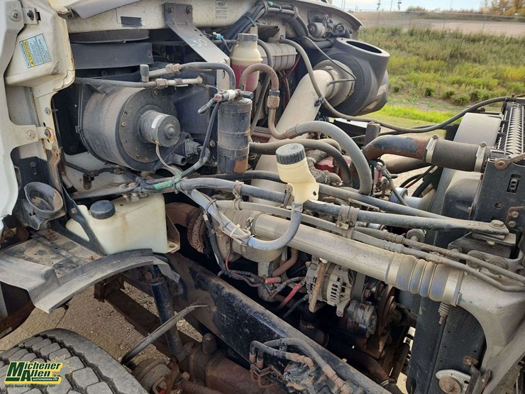 2009-sterling-lt8500-image-25