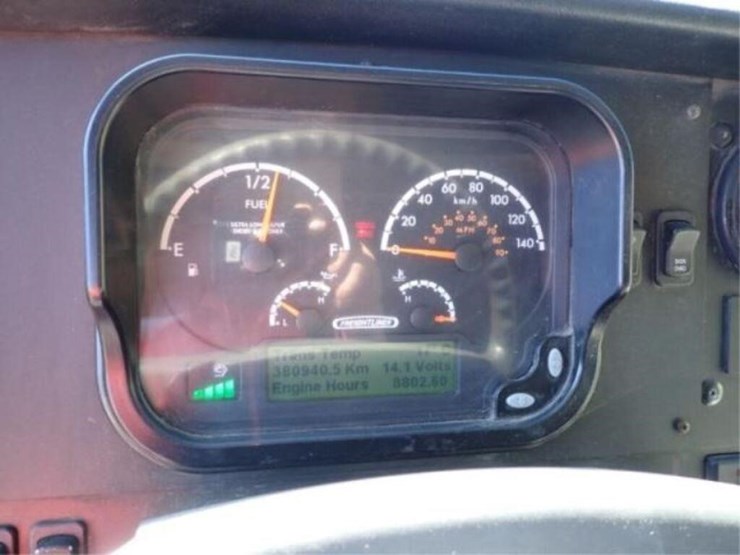 2015-freightliner-mt55-image-14