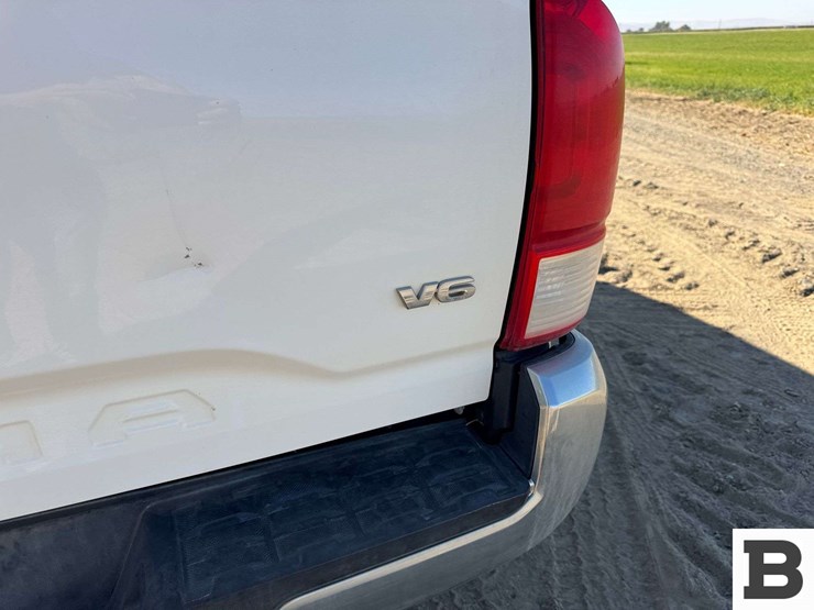 2017-toyota-tacoma-image-22