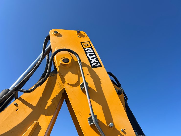 2019-jcb-3cx-image-17