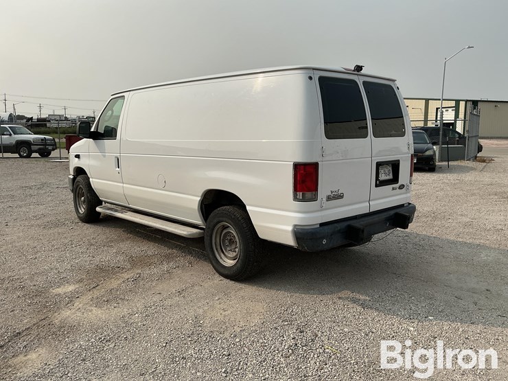 2010-ford-e250-image-7