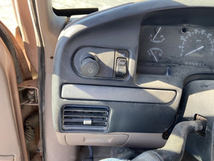 1995-ford-f150-image-16