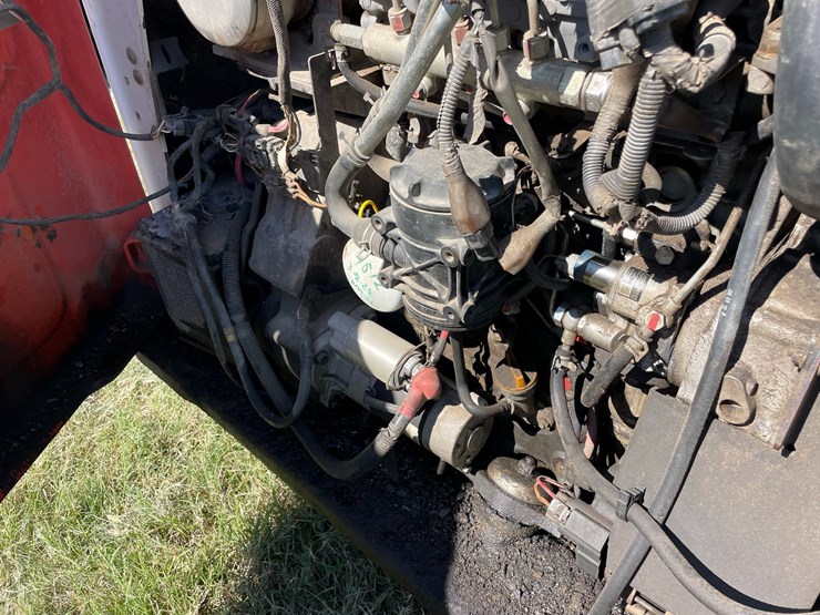 2012-bobcat-s750-image-16