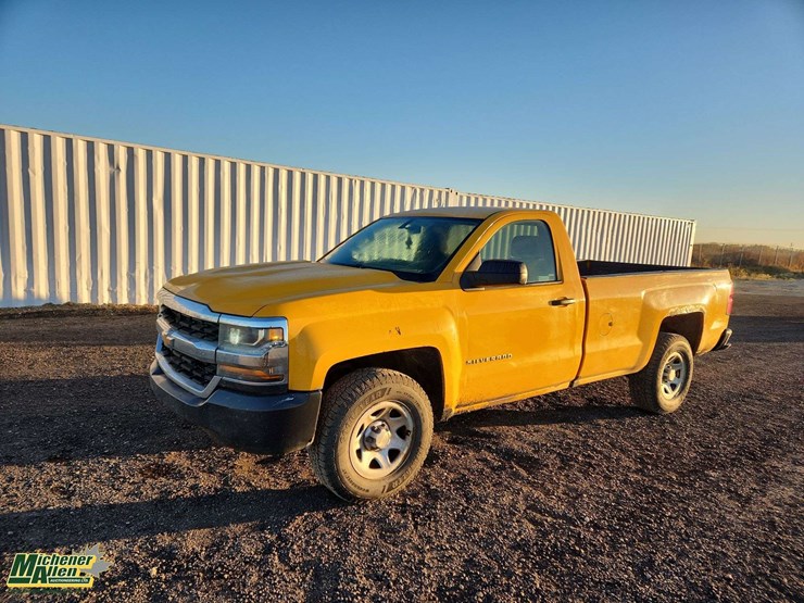 2018-chevrolet-silverado-1500-image-1