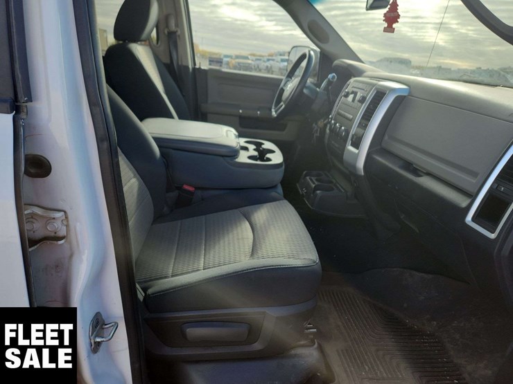 2012-ram-1500-slt-image-18