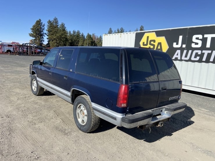 1994-chevrolet-suburban-image-3