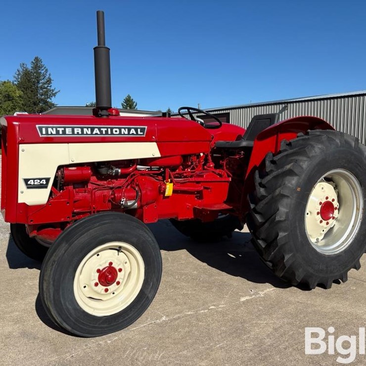 1966 INTERNATIONAL 424
