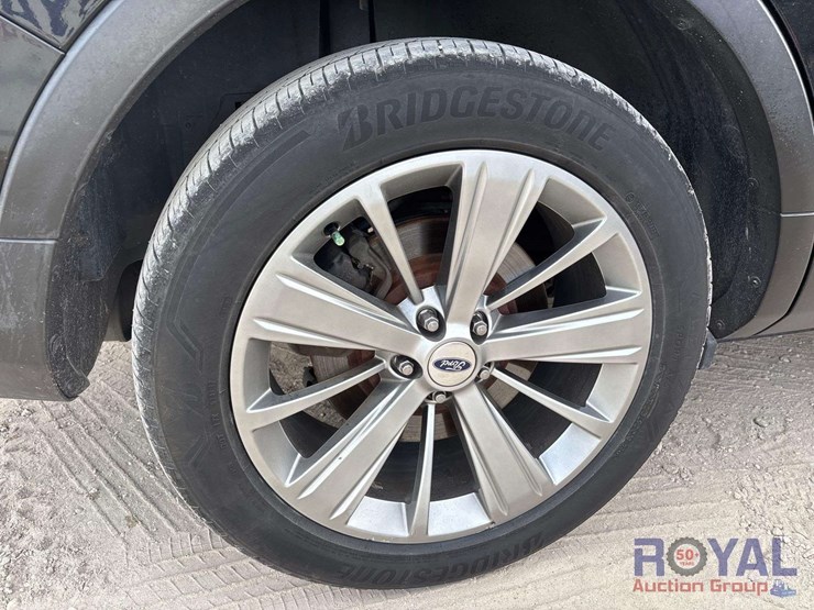 2018-ford-explorer-image-26