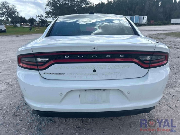 2016-dodge-charger-sedan-image-24