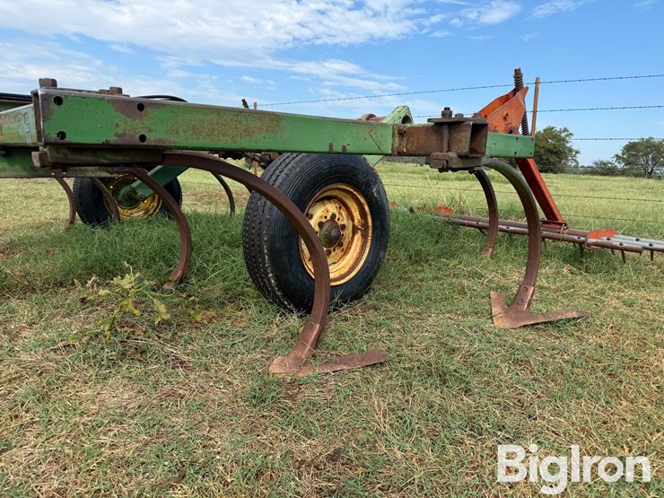 john-deere-11-image-14