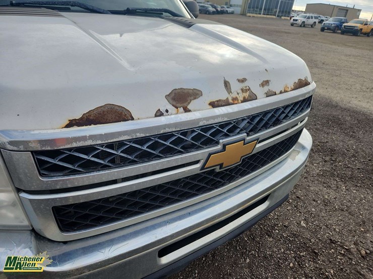 2011-chevrolet-silverado-2500hd-image-37
