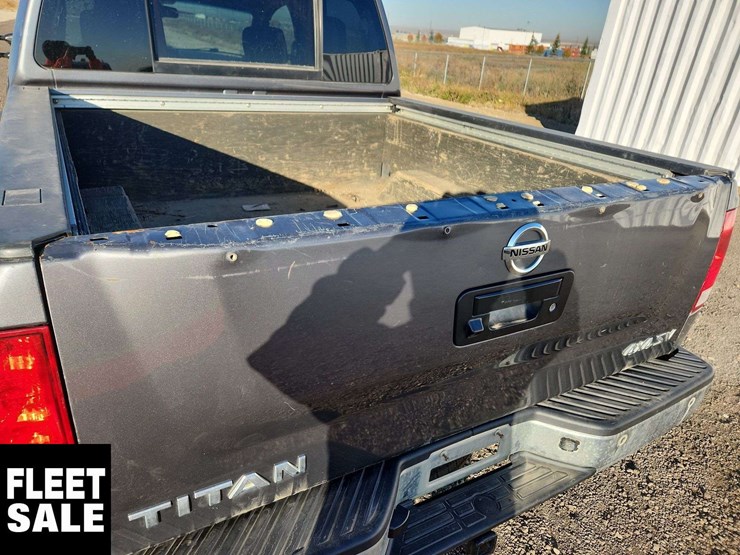 2013-nissan-titan-image-34