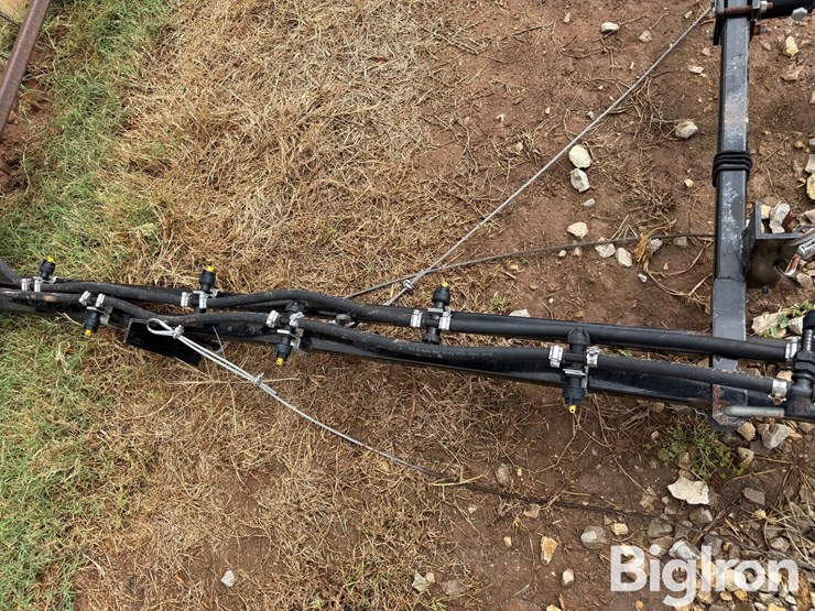 wylie-43’-sprayer-boom-assembly-image-9