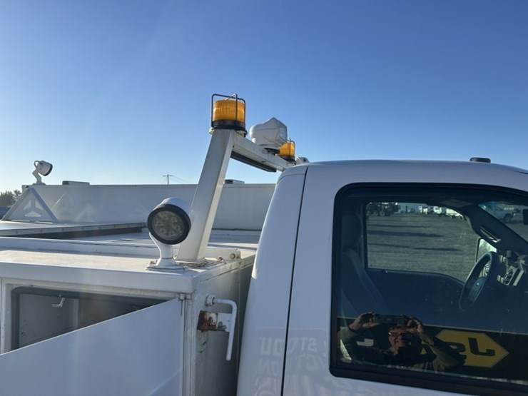 2016-ford-f350-image-32