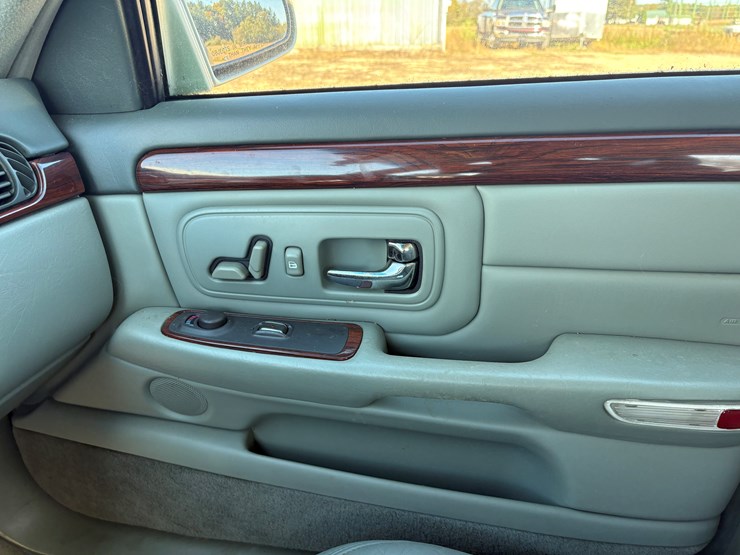 #118-•-1997-cadillac-deville-(wi-title)-image-21