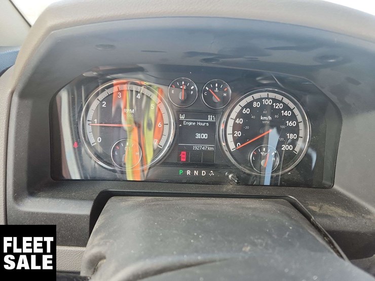 2012-ram-1500-slt-image-8