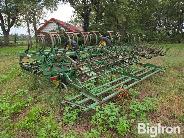 john-deere-1010-image-7