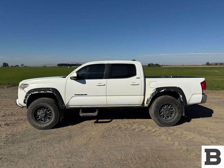 2017-toyota-tacoma-image-4