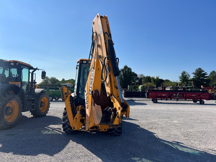 2019-jcb-3cx-image-18
