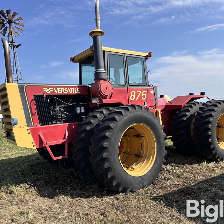 1982 VERSATILE 875