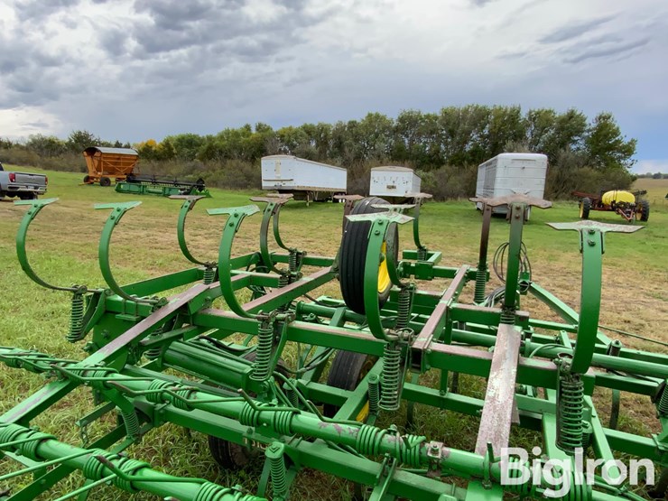 john-deere-1010-image-16