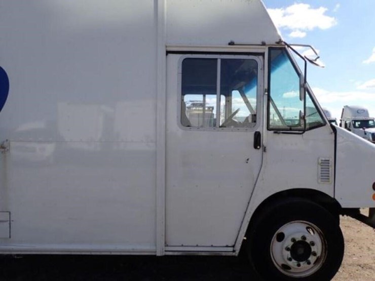 2012-freightliner-mt55-image-51