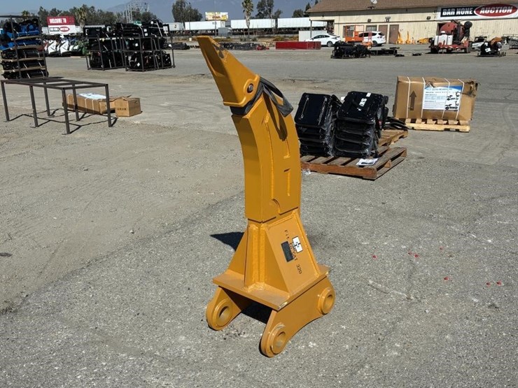 caterpillar-320-image-1