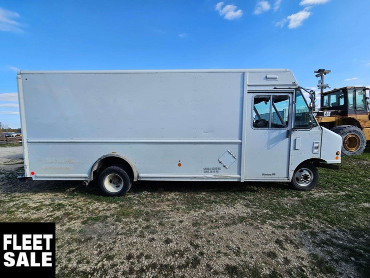 non-operable-2015-ford-e-series-s/a-step-van-image-3