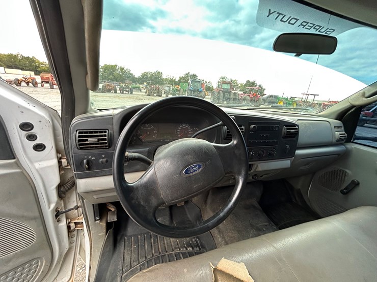 2006-ford-f450-image-11