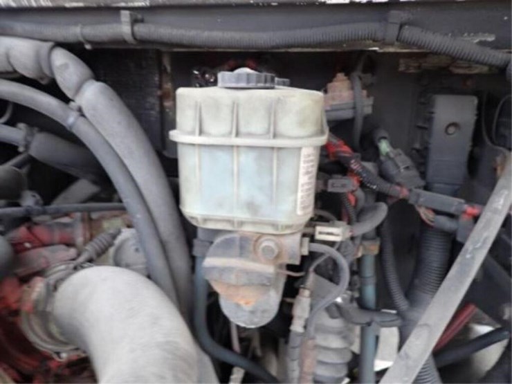 2015-freightliner-mt55-image-52