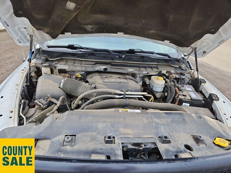 2016-ram-tradesman-image-24