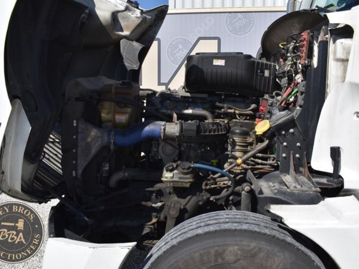 2020-western-star-5700xe-image-70
