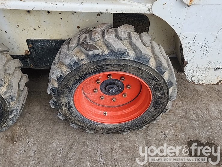 2005-bobcat-s130-image-10