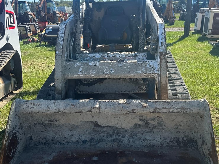 2013-bobcat-t180-image-3